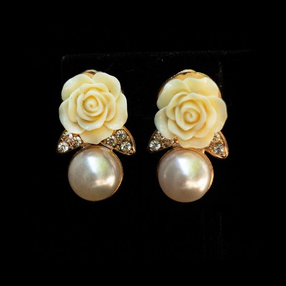 WHITE ROSE, PEARL, & RHINESTONE POST EARRINGS - JEYFCPW1 - Picture 1 of 4